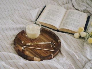 ✨ Four Season – svíčka pro každé roční období ✨ Naše ikonická svíčka Four Season je teď ve slevě -40 %! 🕯️ Nechte se unést...